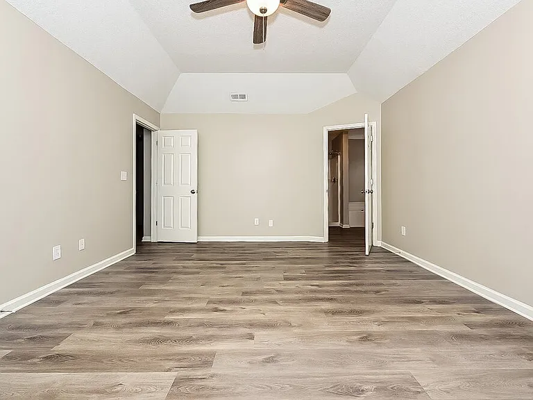 4305 Ward Bluff Dr — Photo 8