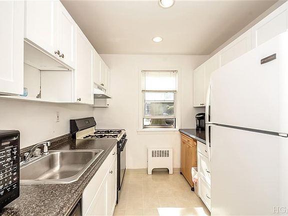 3rd image of 89 Columbus Ave