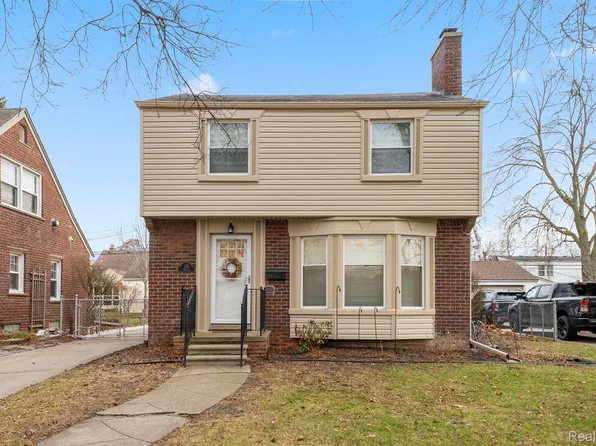 135 Mohawk St, Dearborn, MI 48124