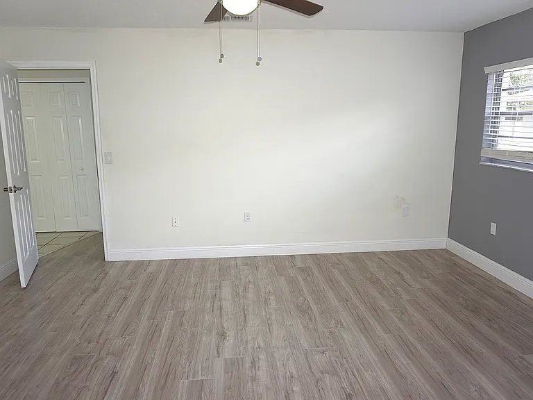 8511 Shady Glen Dr — Photo 10