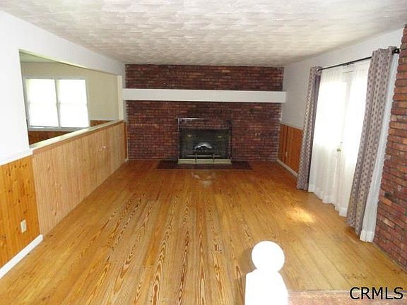 5th image of 47 Kelton Ct