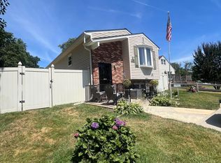 7846 Leymar Rd, Glen Burnie, MD 21060