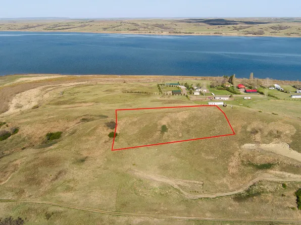 49-50 Beaver Bay Trl SW, Linton, ND 58552