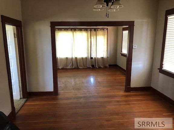 3rd image of 1565 NW Main St