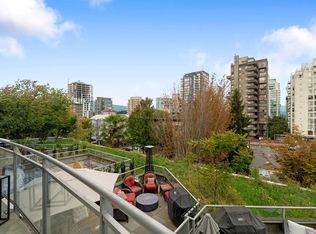 1688 Robson St #306, Vancouver, BC V6G1C7