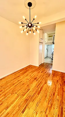 Rented by Compass | media 32