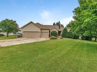 123 7th St NE, Melrose, MN 56352