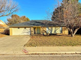 2509 Grinnell Dr, Perryton, TX 79070