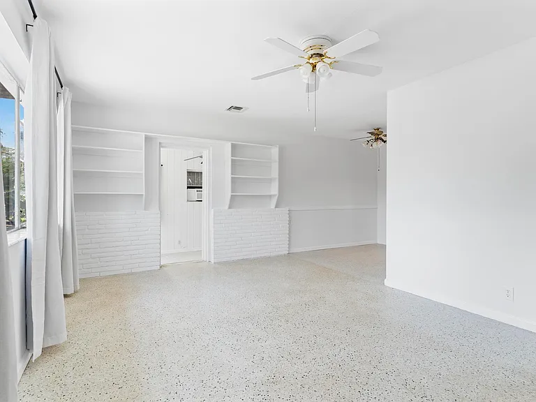 331 Winters St — Photo 3