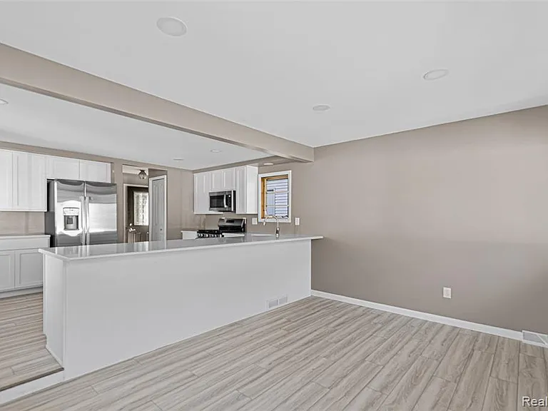 391 Shady Oaks St — Photo 20