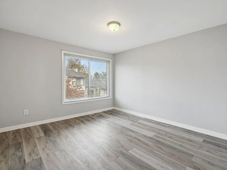 9406 Collette Way — Photo 7