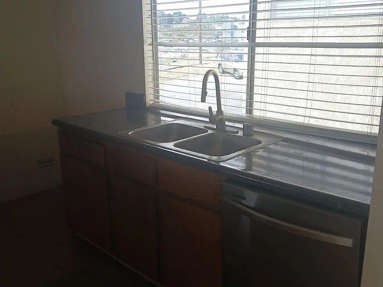 15815 Potomac Rd #5 — Photo 14
