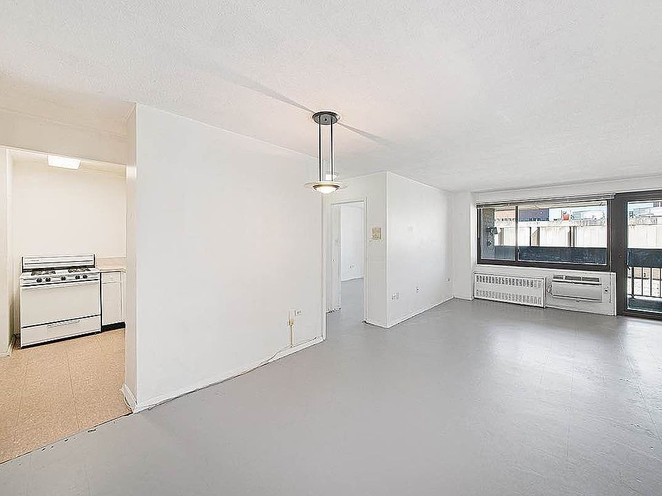 1st image of 90 Gold St APT 15E