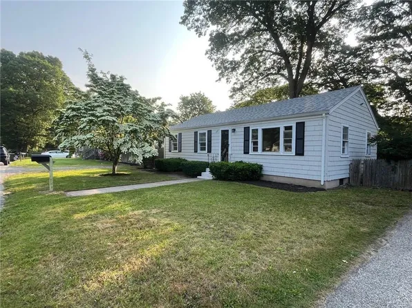 100 Kenneth Ave, Warwick, RI 02889