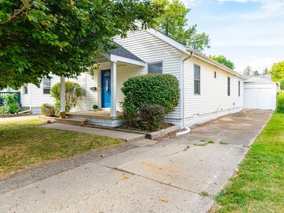 2111 W Laura Ave, Peoria, IL, 61604