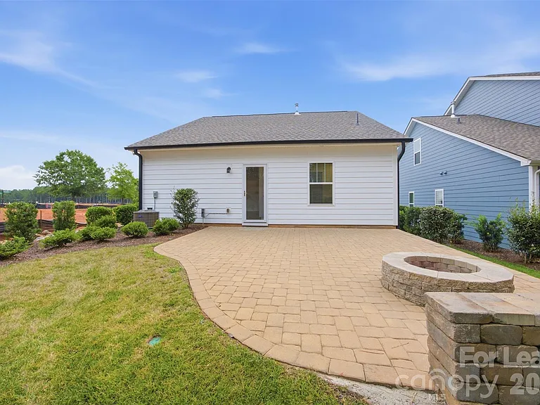 21216 Sanctuary Dr — Photo 25