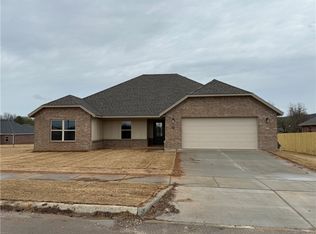 50 N Banner Ave, Farmington, AR 72730