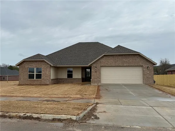 50 N Banner Ave, Farmington, AR 72730