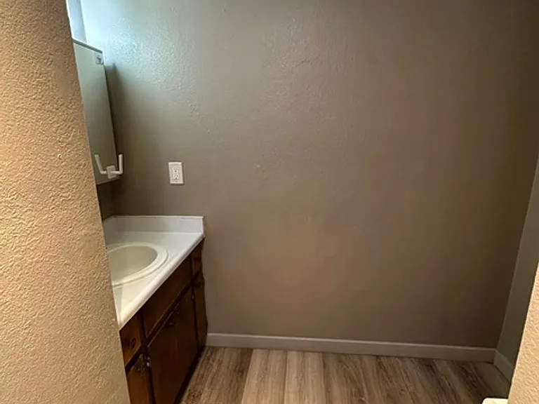 542 Riverside Dr #1 — Photo 11