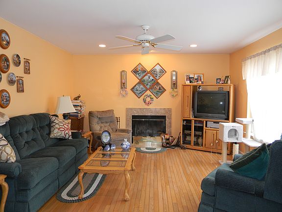2nd image of 130 Hillside Dr