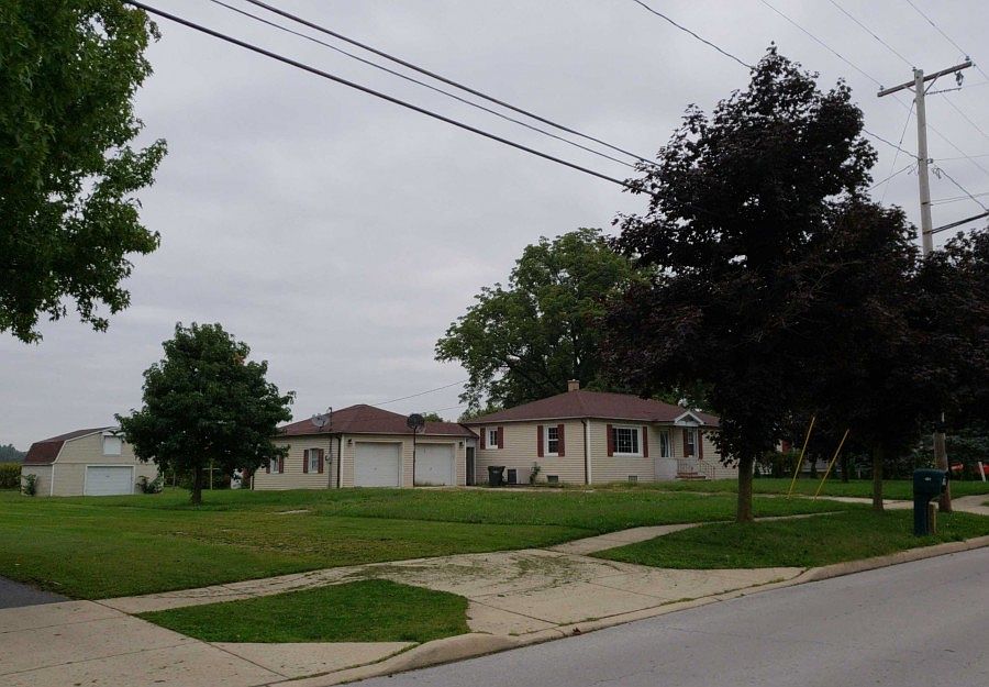 1st image of 318 W Adams St