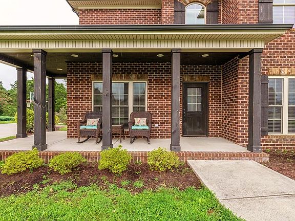 3rd image of 1015 Gray Eagle Ln