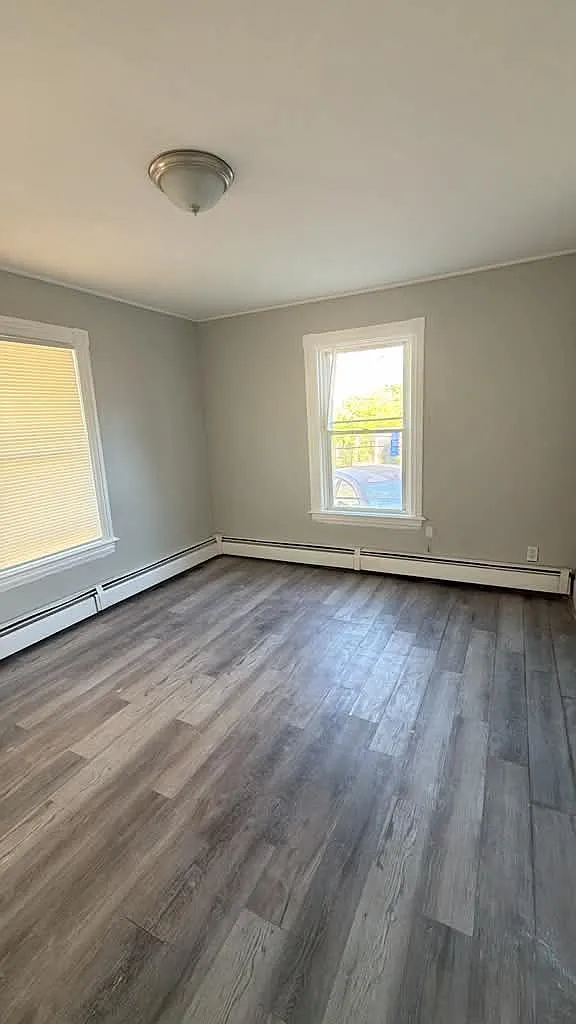 3 bed, $2,000 — Photo 3