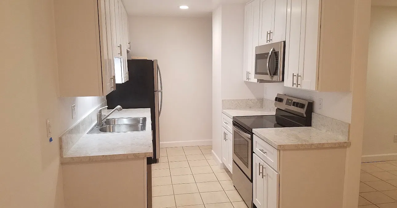 2 bed, 906 sqft, $3,700 — Photo 2
