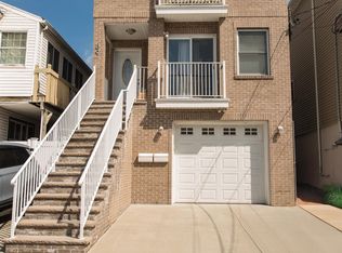 89 W 43rd St, Bayonne, NJ 07002