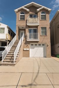 89 W 43rd St, Bayonne, NJ, 07002