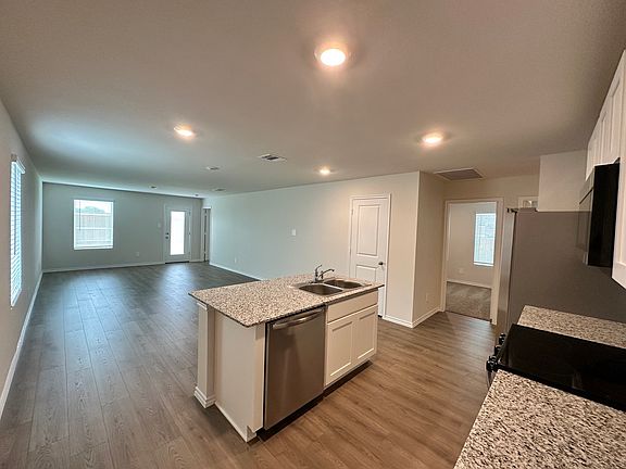 3rd image of 3520 Bridgeport Dr