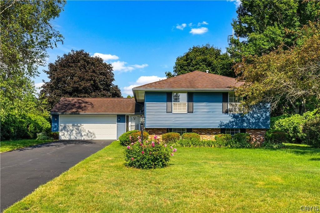 8276 Winchester Dr, Rome, NY