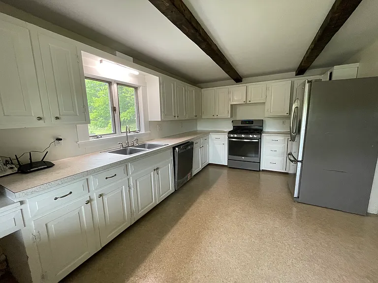 979 Barnestown Rd — Photo 5
