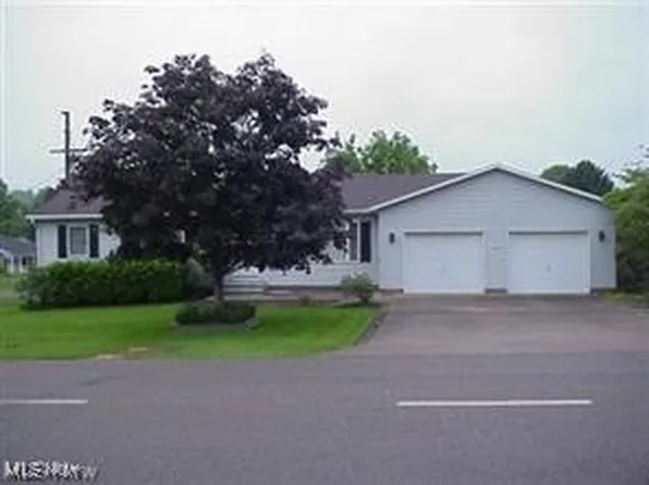 1255 Fairy Falls Dr, Coshocton, OH 43812