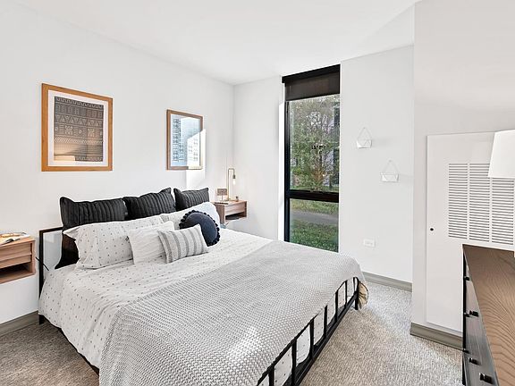 4th image of 2347 N Elston Ave #243