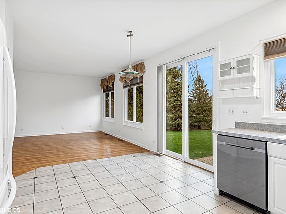 5th image of 480 Wright Dr