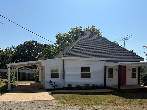 3rd image of 290 Keller St