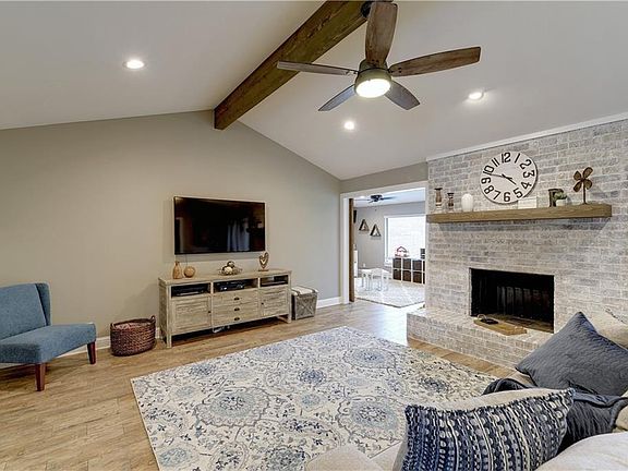 3rd image of 50108 Flintrock Dr