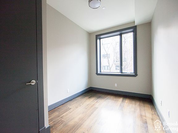4th image of 123 Boerum St APT 4F