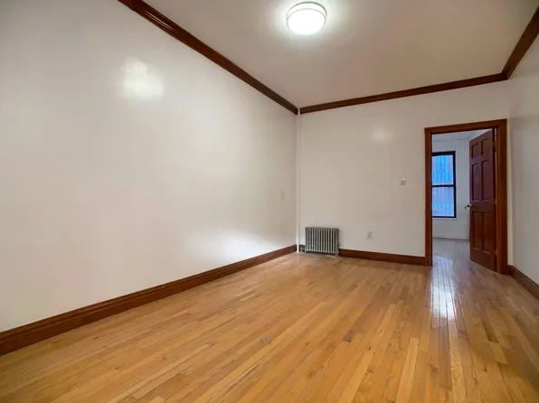 630 President Street image 3 of 9