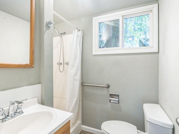 844 Highland Dr, Boulder Creek, CA 95006