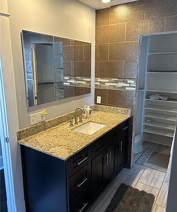 2nd image of 2719 Valence St