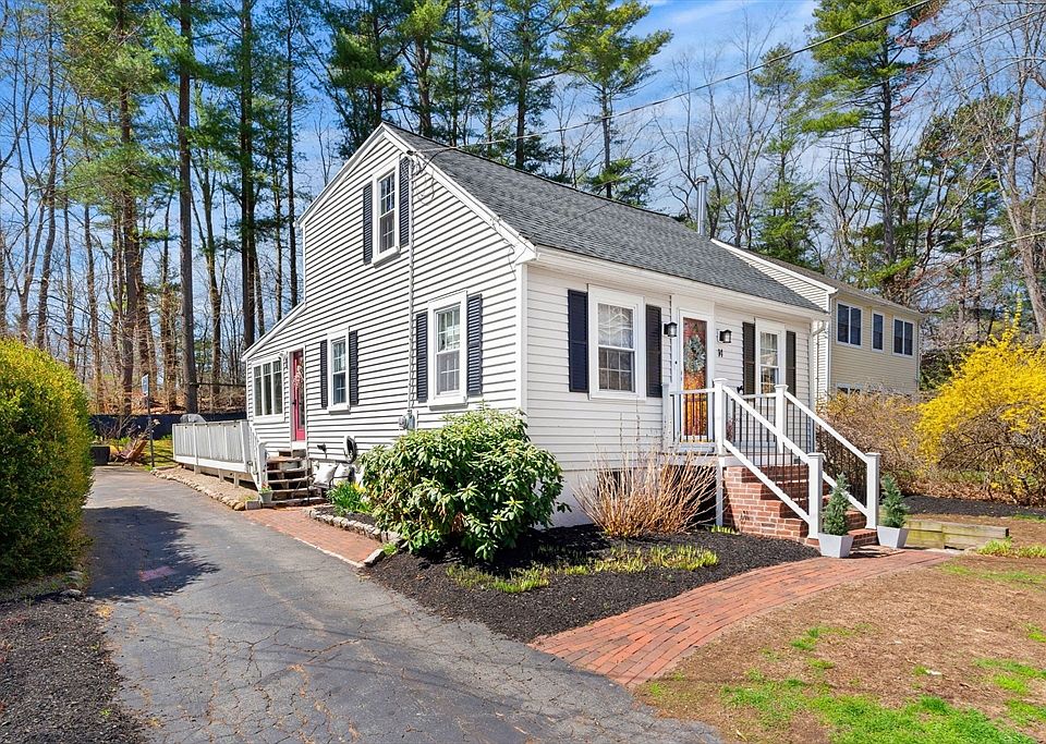 1st image of 14 Lake Dr