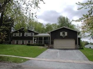 5 Mount Marcy Dr, Rochester, NY 14622