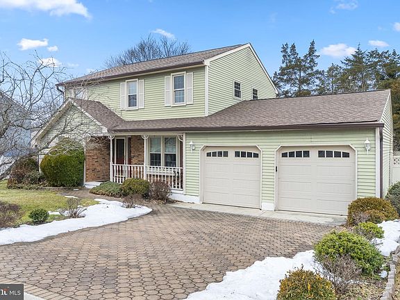 2nd image of 127 Hampshire Dr