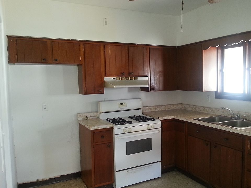 1st image of 703 Pine St
