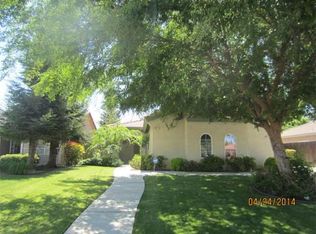 9827 Manhattan Dr, Bakersfield, CA