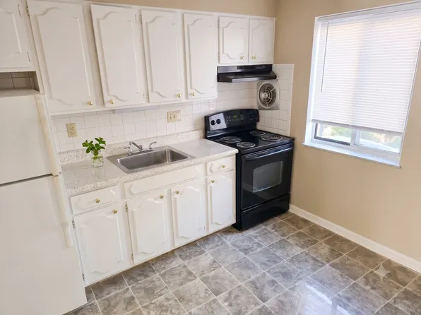 3855 Marietta Dr APT C, Saint Louis, MO 63121
