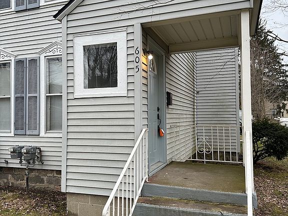 2nd image of 605 Village St #605