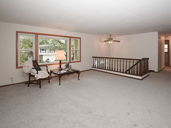 5th image of 847 Pinehurst Ln